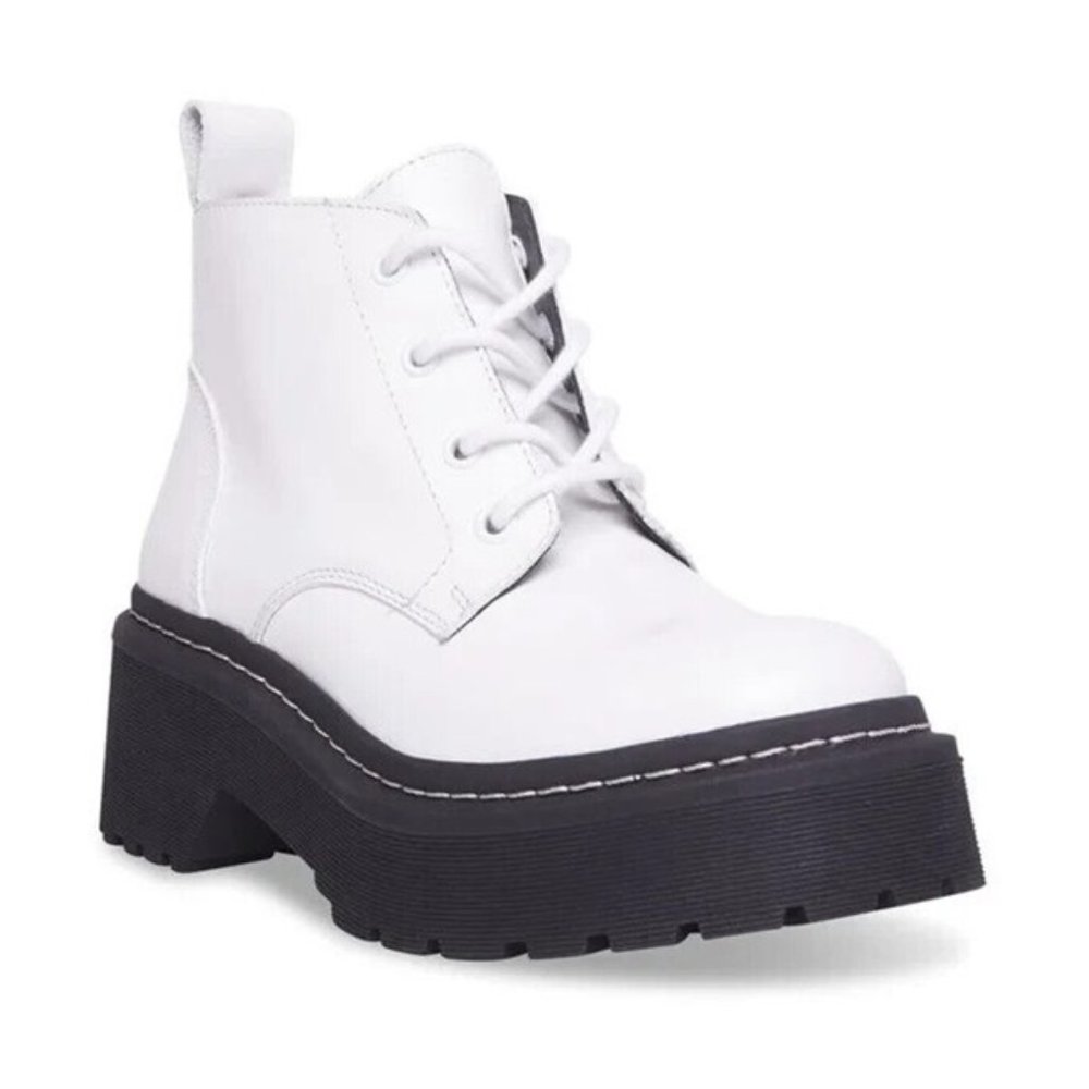 NWB Steve Madden Women's Larkin White Leather Lace up Boot - Multiple Sizes